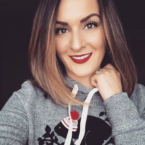 Meet your Posher, Elyse